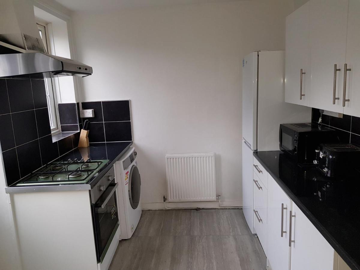 Barnfield Place Edgware Ngoại thất bức ảnh
